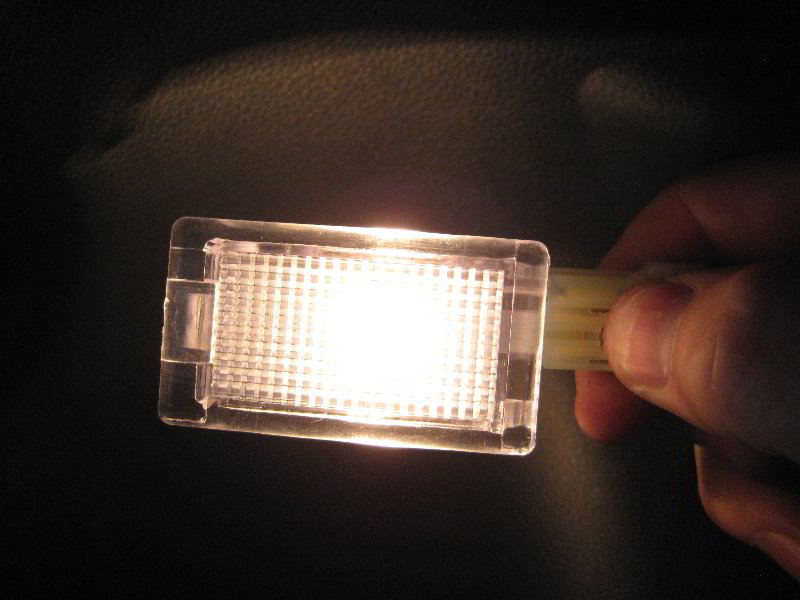 Kia-Soul-Cargo-Area-Light-Bulb-Replacement-Guide-004