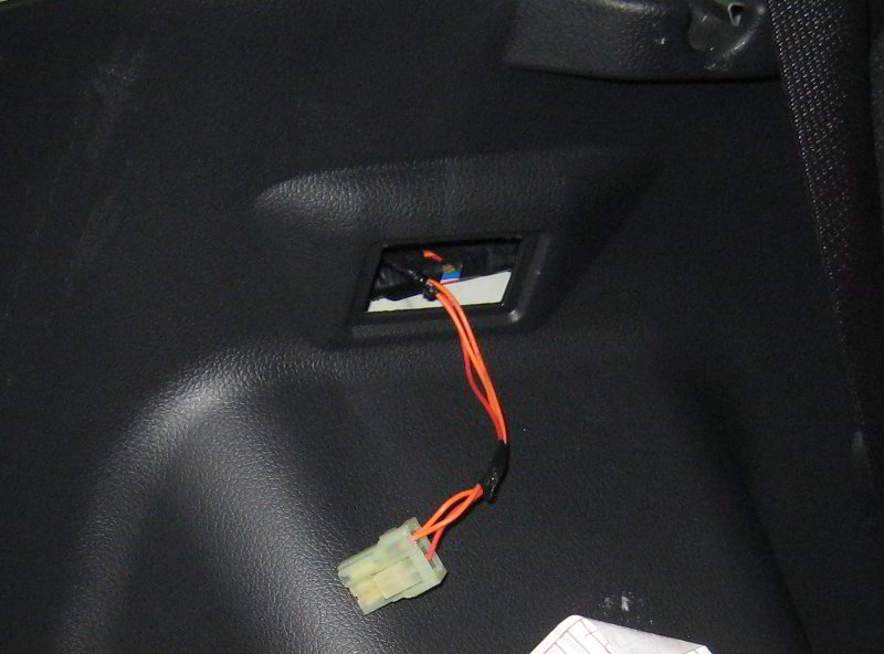 Kia-Soul-Cargo-Area-Light-Bulb-Replacement-Guide-006