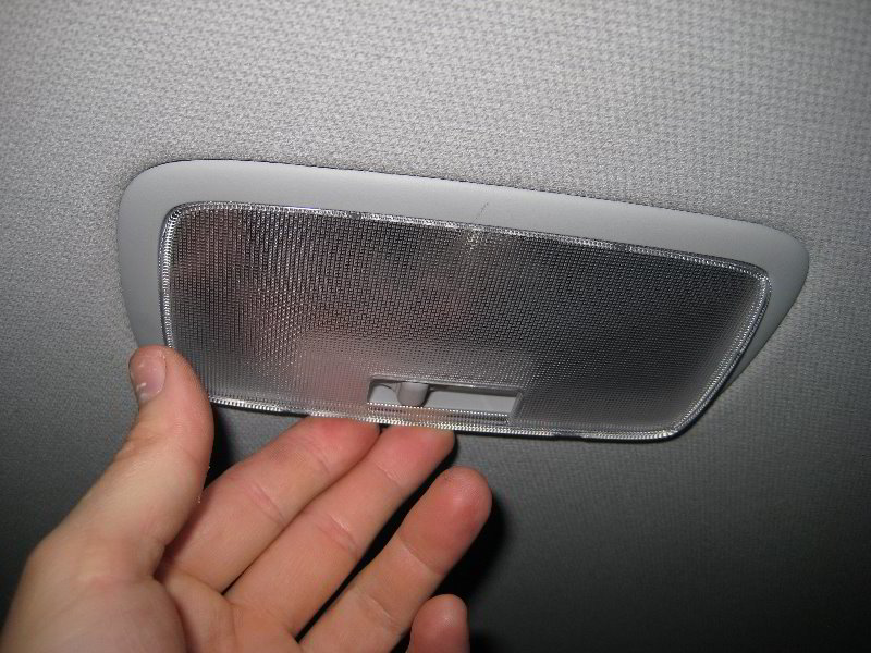Kia-Soul-Dome-Light-Bulb-Replacement-Guide-012