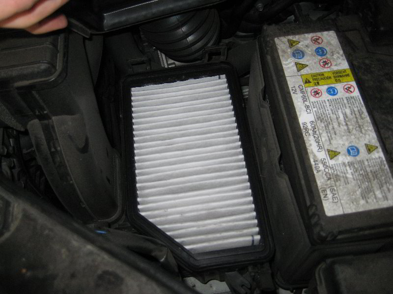 Kia-Soul-Engine-Air-Filter-Replacement-Guide-011