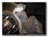 Kia-Soul-Front-Brake-Pads-Replacement-Guide-023