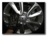 Kia-Soul-Front-Brake-Pads-Replacement-Guide-032