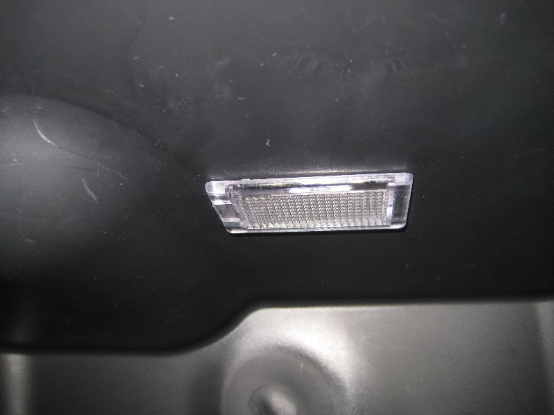 Kia-Soul-Glove-Box-Light-Bulb-Replacement-Guide-003