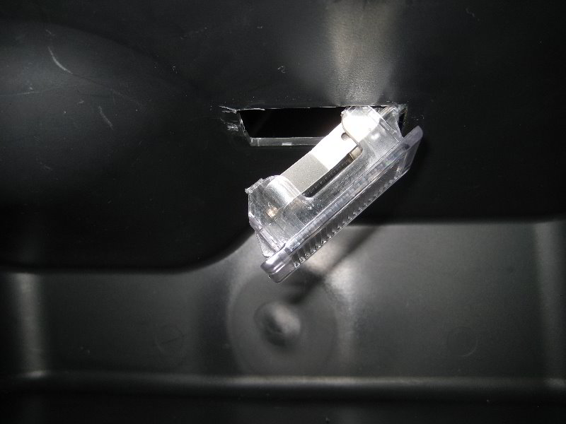 Kia-Soul-Glove-Box-Light-Bulb-Replacement-Guide-005