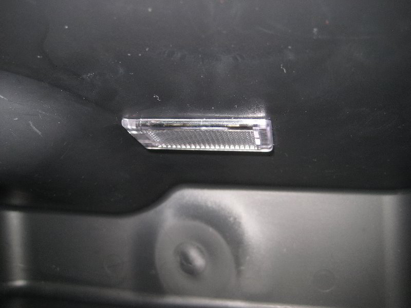 Kia-Soul-Glove-Box-Light-Bulb-Replacement-Guide-013