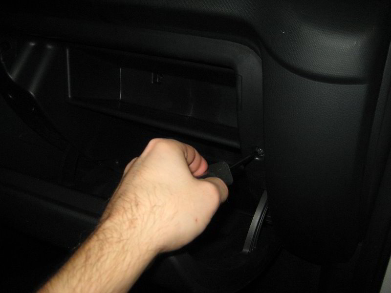 Kia-Soul-HVAC-Cabin-Air-Filter-Replacement-Guide-006