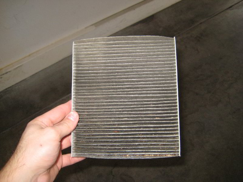 Kia-Soul-HVAC-Cabin-Air-Filter-Replacement-Guide-022