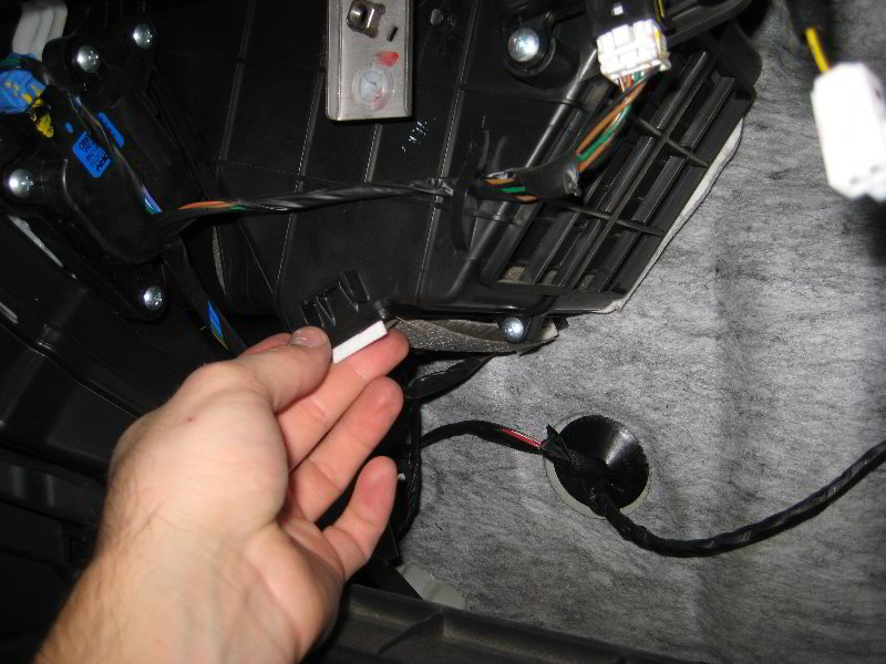 Kia-Soul-HVAC-Cabin-Air-Filter-Replacement-Guide-025