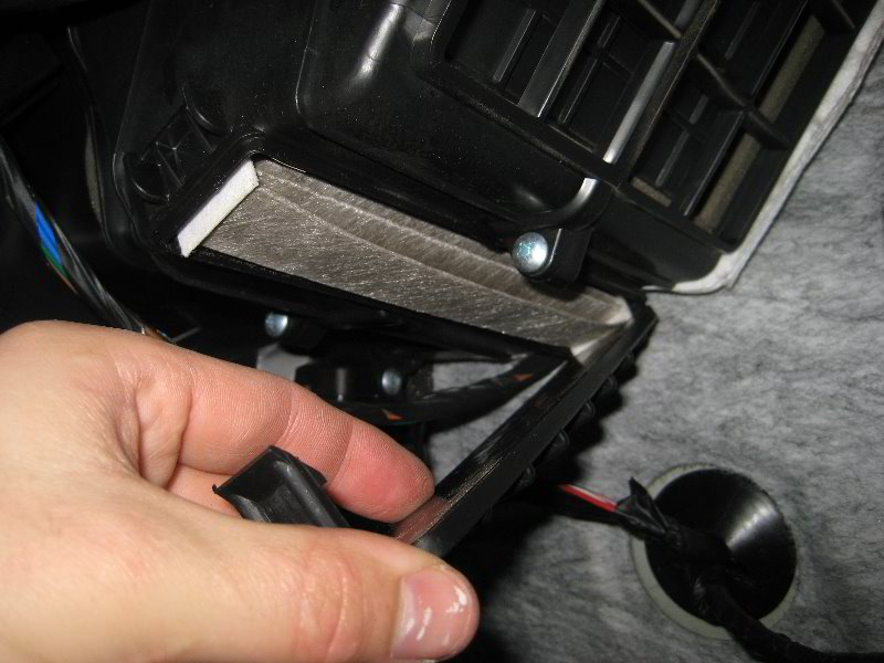 KiaSoulHVACCabinAirFilterReplacementGuide028