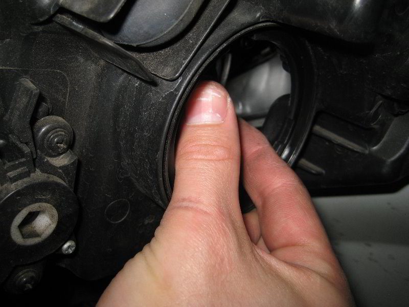 Kia-Soul-Headlight-Bulbs-Replacement-Guide-008