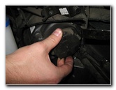 Kia-Soul-Headlight-Bulbs-Replacement-Guide-029