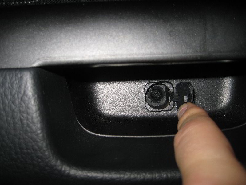 Kia-Soul-Interior-Door-Panel-Removal-Guide-007