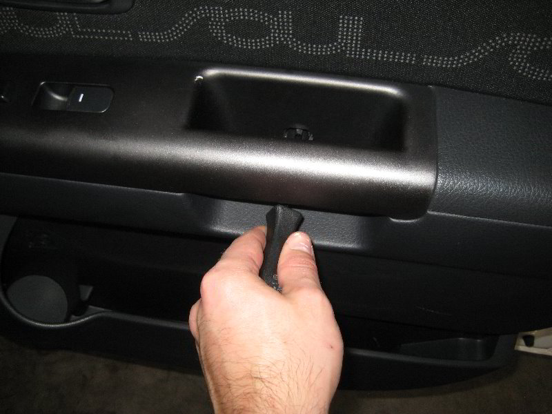 Kia-Soul-Interior-Door-Panel-Removal-Guide-014