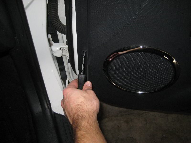 Kia-Soul-Interior-Door-Panel-Removal-Guide-019