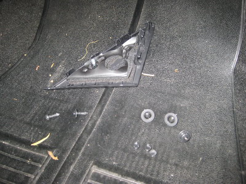 Kia-Soul-Interior-Door-Panel-Removal-Guide-020