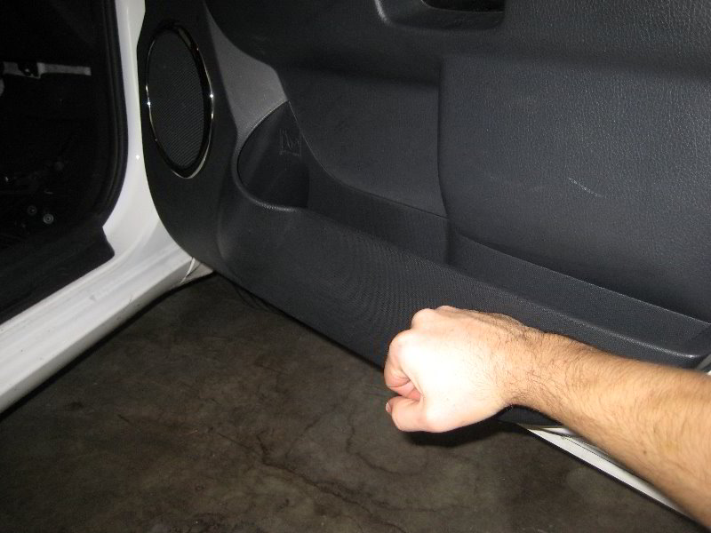 Kia-Soul-Interior-Door-Panel-Removal-Guide-038