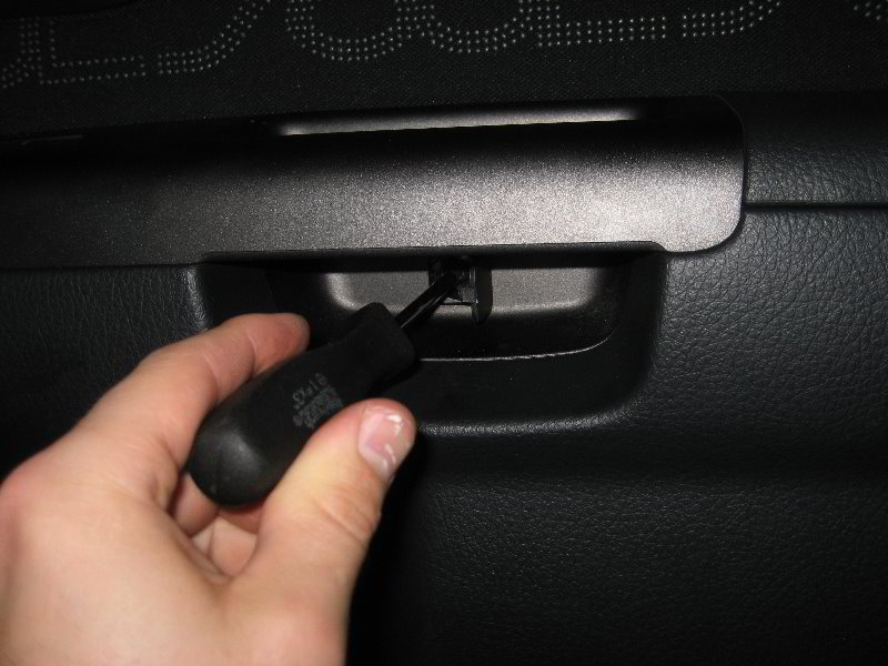 Kia-Soul-Interior-Door-Panel-Removal-Guide-046