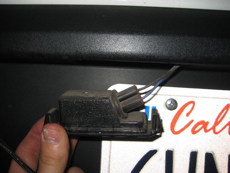 Kia-Soul-License-Plate-Light-Bulbs-Replacement-Guide-005