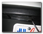 Kia-Soul-License-Plate-Light-Bulbs-Replacement-Guide-004