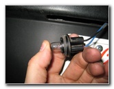 Kia-Soul-License-Plate-Light-Bulbs-Replacement-Guide-010