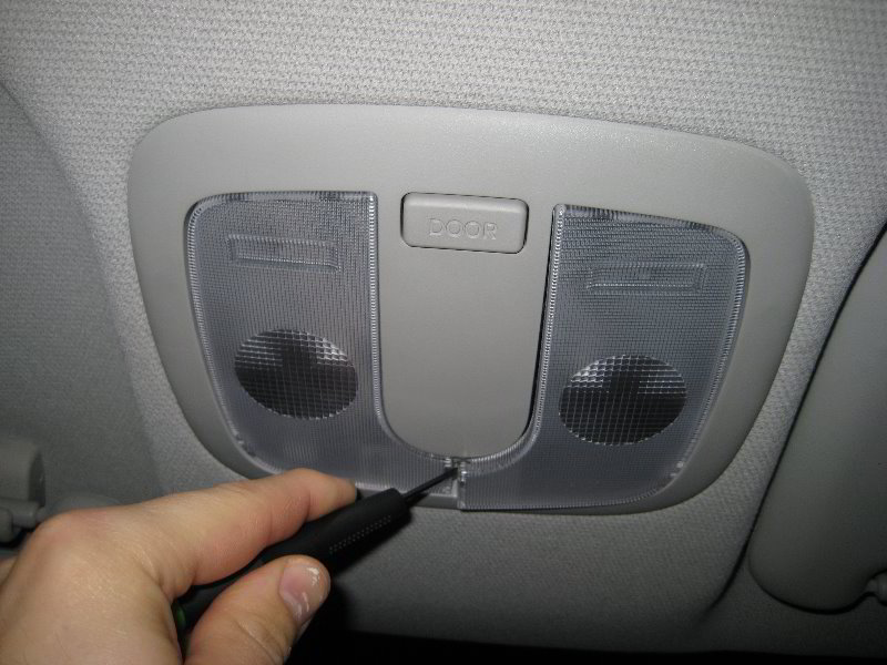 Kia-Soul-Map-Light-Bulbs-Replacement-Guide-002