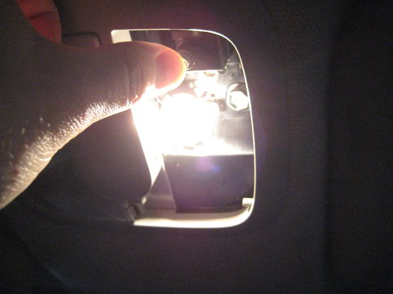 Kia-Soul-Map-Light-Bulbs-Replacement-Guide-009