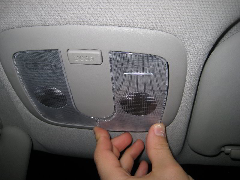 Kia-Soul-Map-Light-Bulbs-Replacement-Guide-011