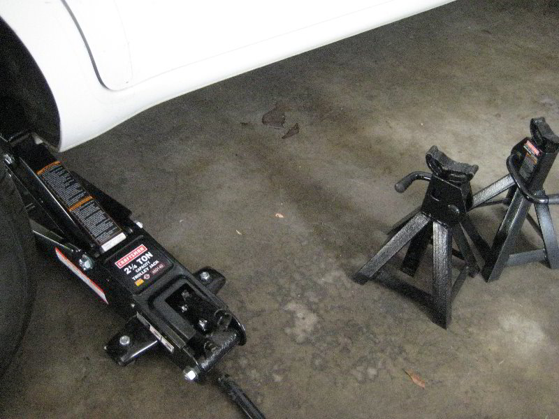 Kia-Soul-Rear-Disc-Brake-Pads-Replacement-Guide-035