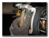 Kia-Soul-Rear-Disc-Brake-Pads-Replacement-Guide-024