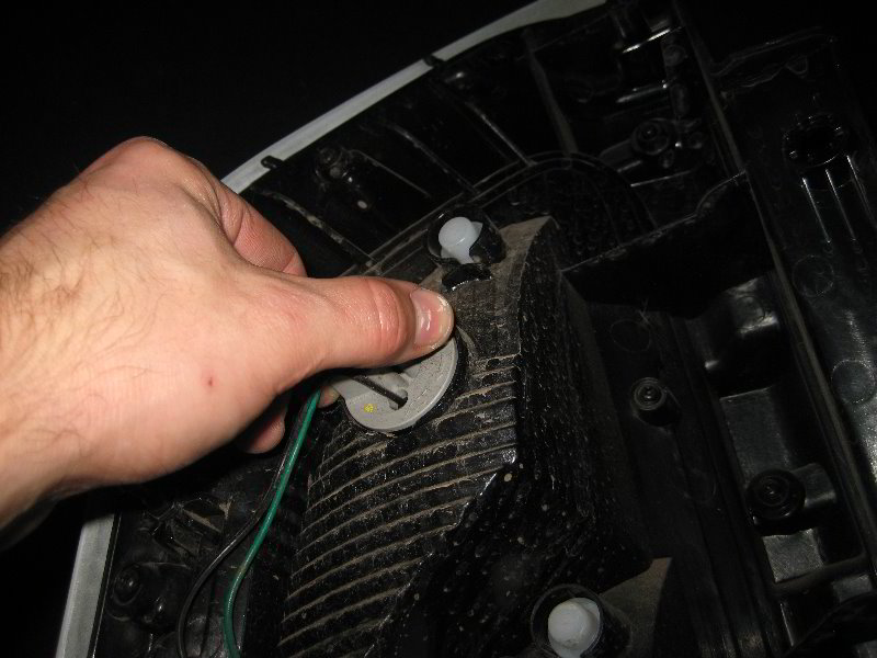 Kia-Soul-Tail-Light-Bulbs-Replacement-Guide-017