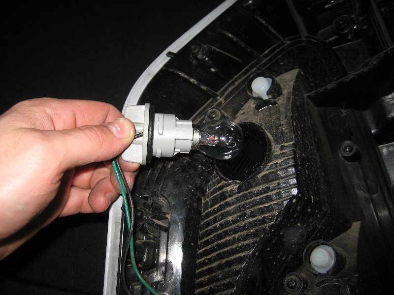 Kia-Soul-Tail-Light-Bulbs-Replacement-Guide-018