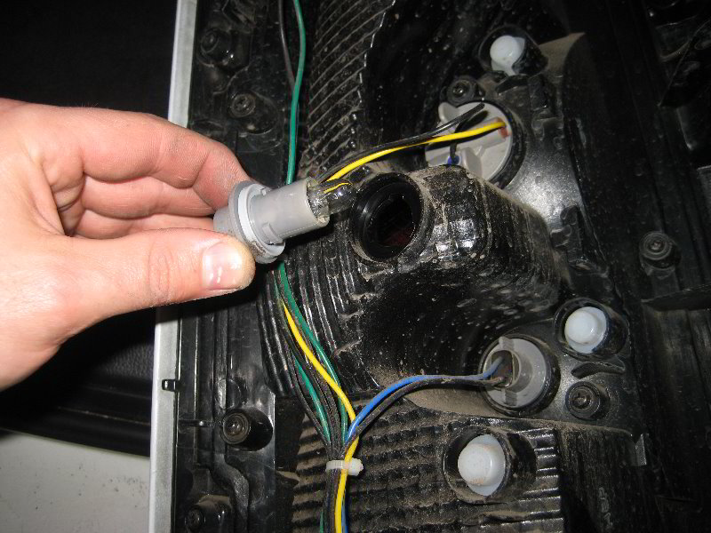Kia-Soul-Tail-Light-Bulbs-Replacement-Guide-023