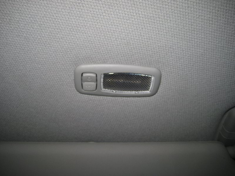 Kia-Soul-Vanity-Mirror-Light-Bulb-Replacement-Guide-011