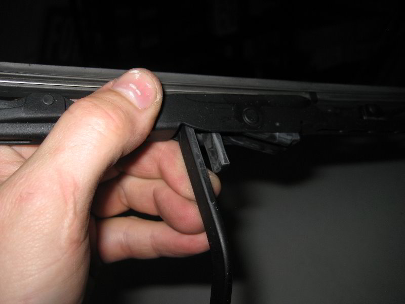 Kia-Soul-Windshield-Wiper-Blades-Replacement-Guide-007