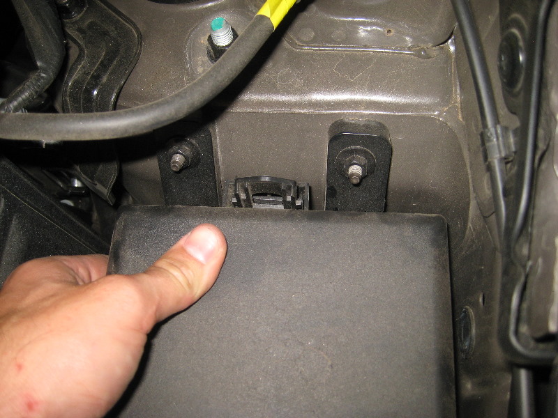 Kia-Sportage-Electrical-Fuse-Replacement-Guide-018
