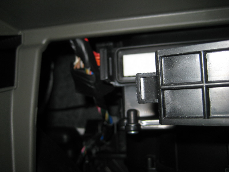 KiaSportageCabinAirFilterReplacementGuide022