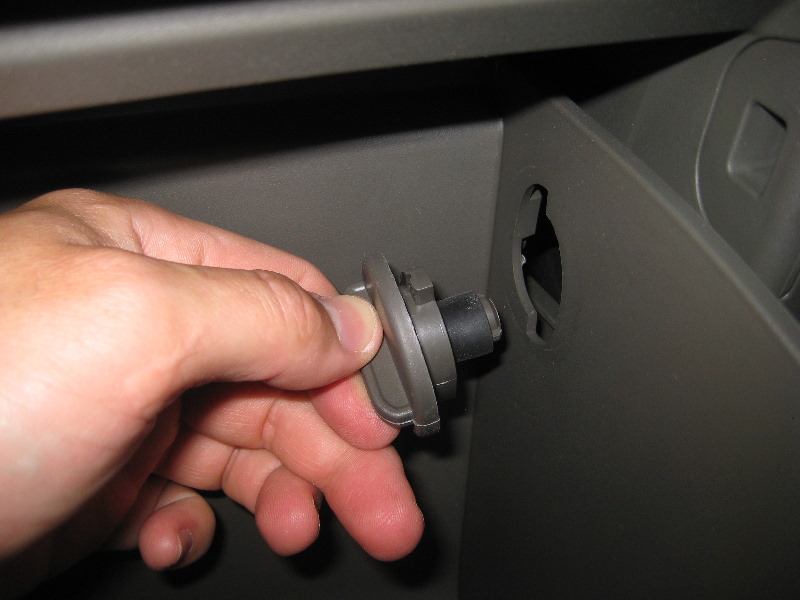 KiaSportageCabinAirFilterReplacementGuide027