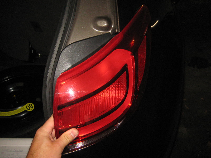 thumbnail image 2 of Evan-Fischer Driver Side Tail Light – For Kia Sportage 2005-2010 (Left, Direct Fit, Halogen, With Bulbs) 2 of 2