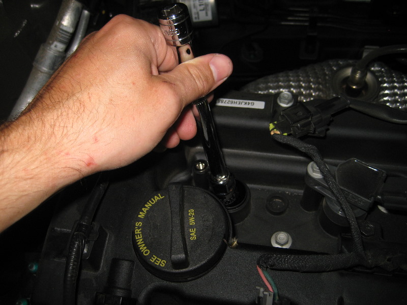 Kia-Sportage-Theta-II-Engine-Spark-Plugs-Replacement-Guide-017