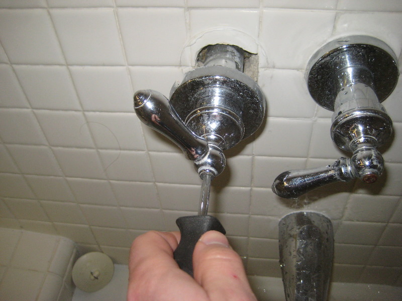 Leaking-Shower-Tub-Faucet-Valve-Stem-Replacement-Guide-003