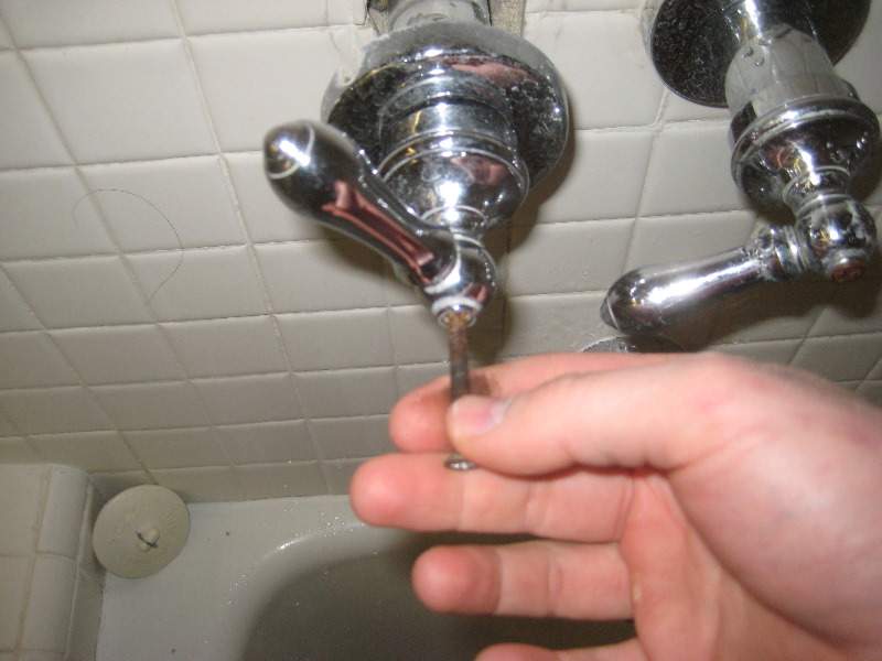 Leaking-Shower-Tub-Faucet-Valve-Stem-Replacement-Guide-004