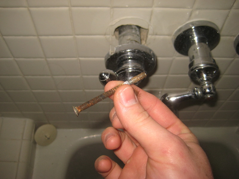 Leaking-Shower-Tub-Faucet-Valve-Stem-Replacement-Guide-005