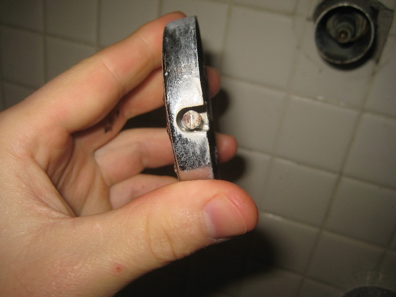 Leaking-Shower-Tub-Faucet-Valve-Stem-Replacement-Guide-008