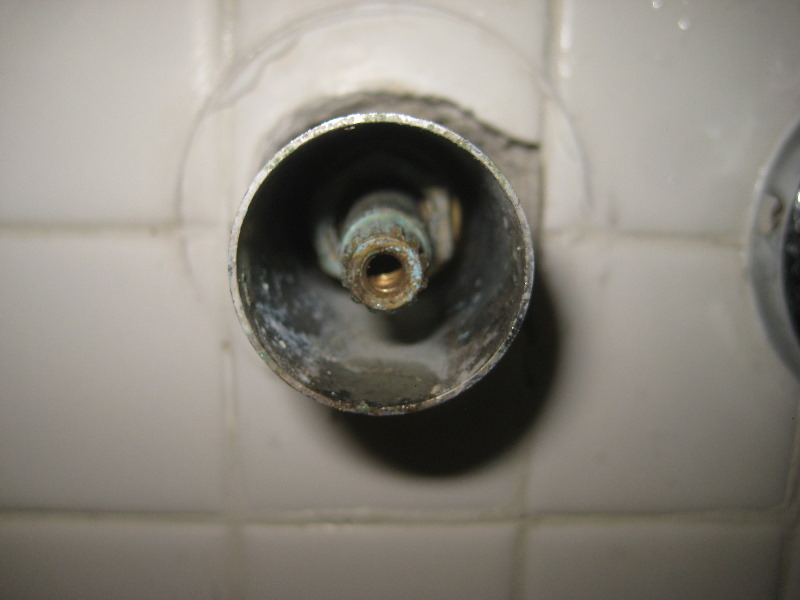 Leaking-Shower-Tub-Faucet-Valve-Stem-Replacement-Guide-013