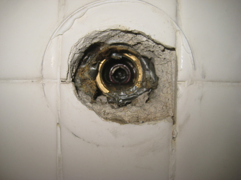 LeakingShowerTubFaucetValveStemReplacementGuide024