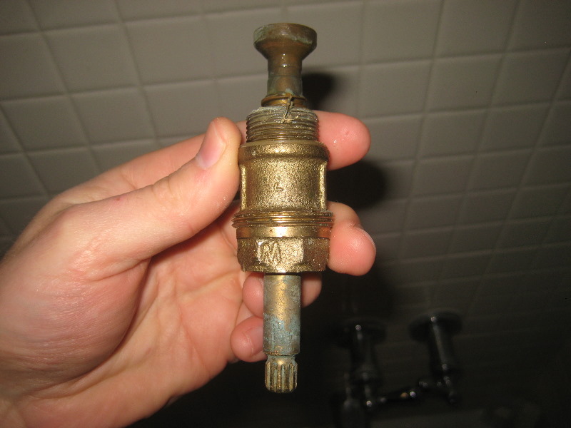 Leaking Shower Tub Faucet Valve Stem Replacement Guide 026