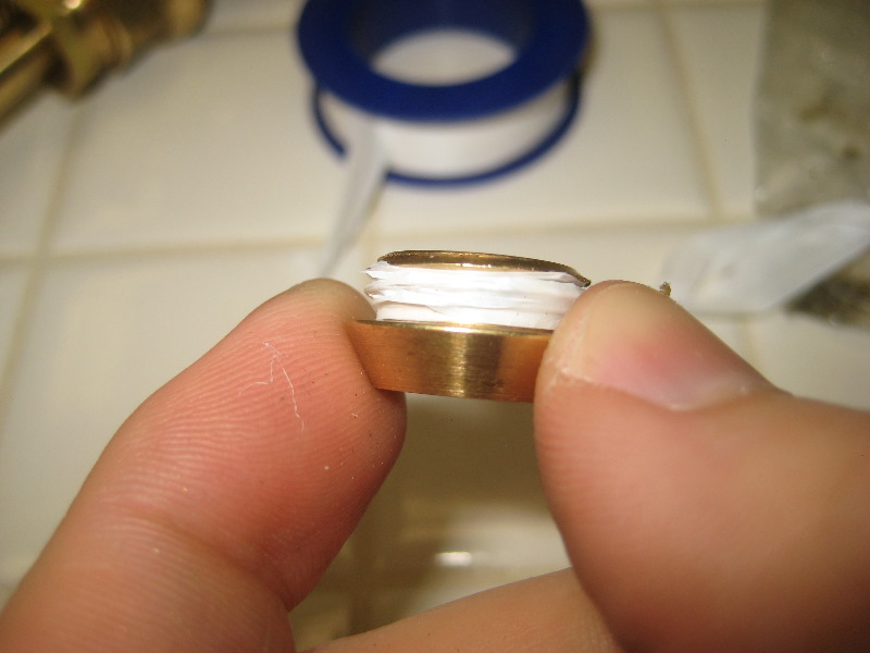 LeakingShowerTubFaucetValveStemReplacementGuide037