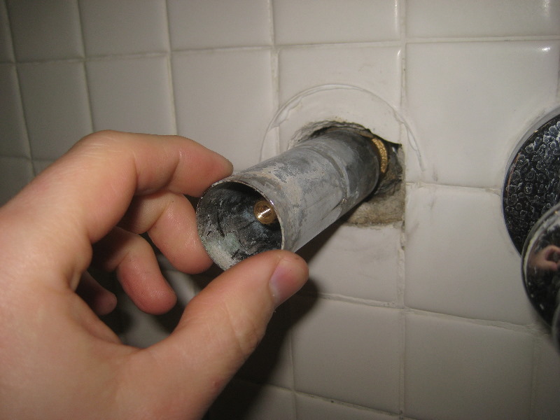 Leaking-Shower-Tub-Faucet-Valve-Stem-Replacement-Guide-048