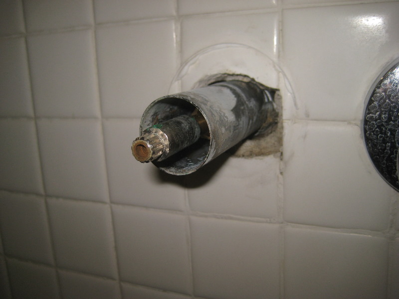 Leaking-Shower-Tub-Faucet-Valve-Stem-Replacement-Guide-050