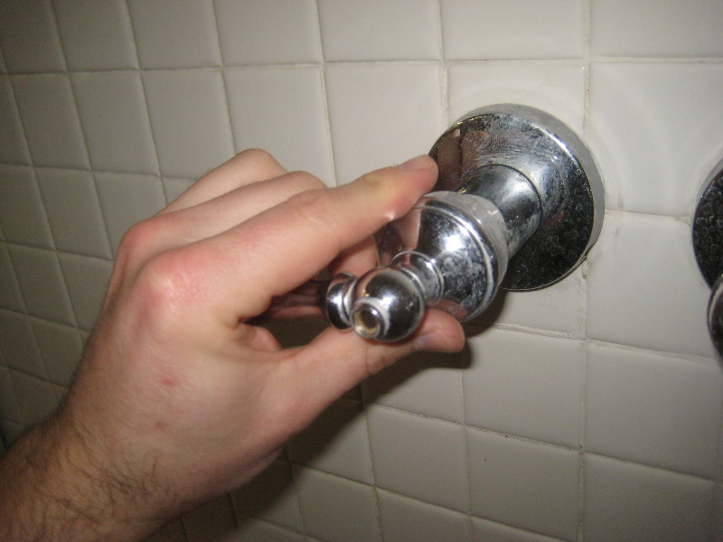 Leaking-Shower-Tub-Faucet-Valve-Stem-Replacement-Guide-052